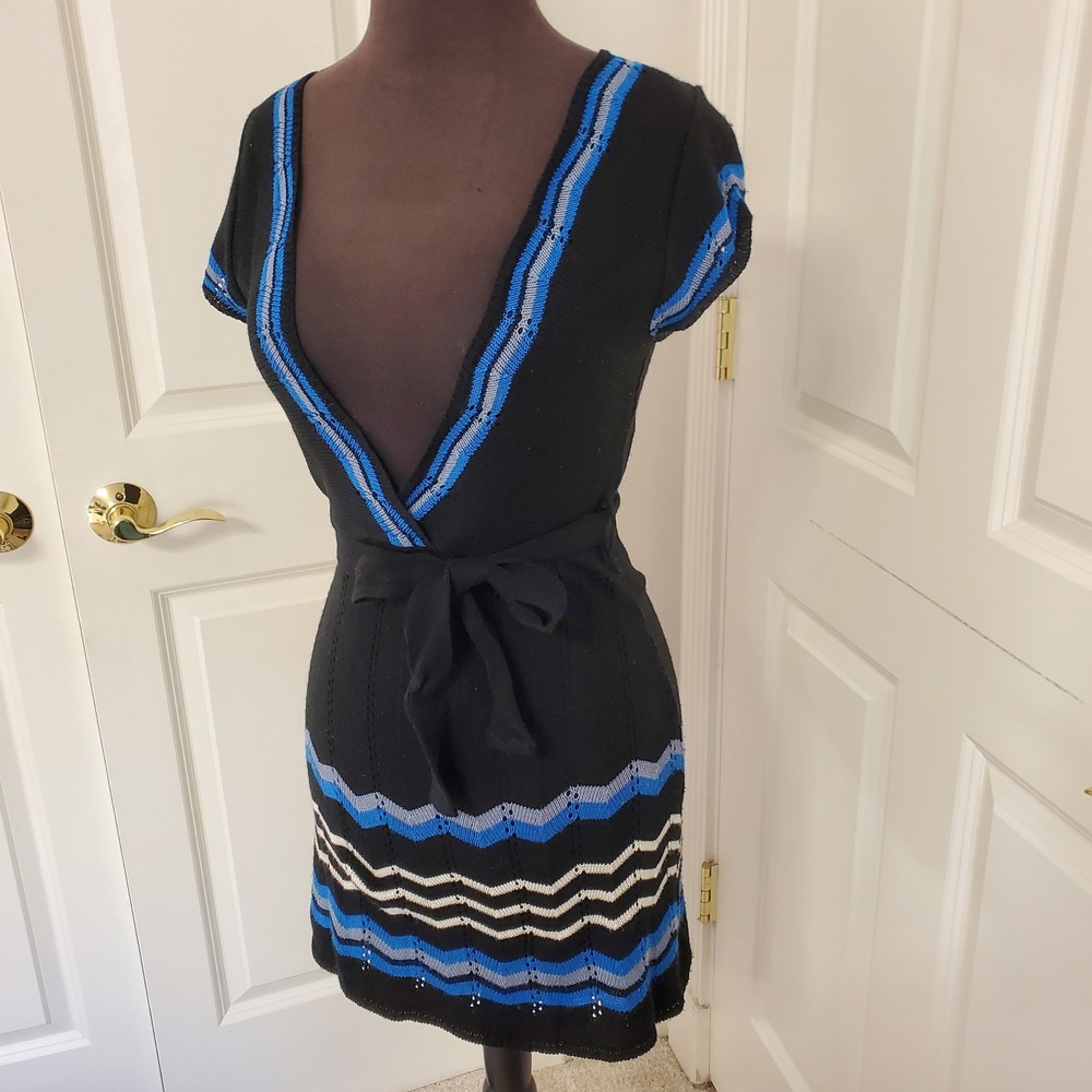 True Y2K Mini Sweater Dress Plunging Neck Tie Waist Chevron Black Jrs. Sz. L